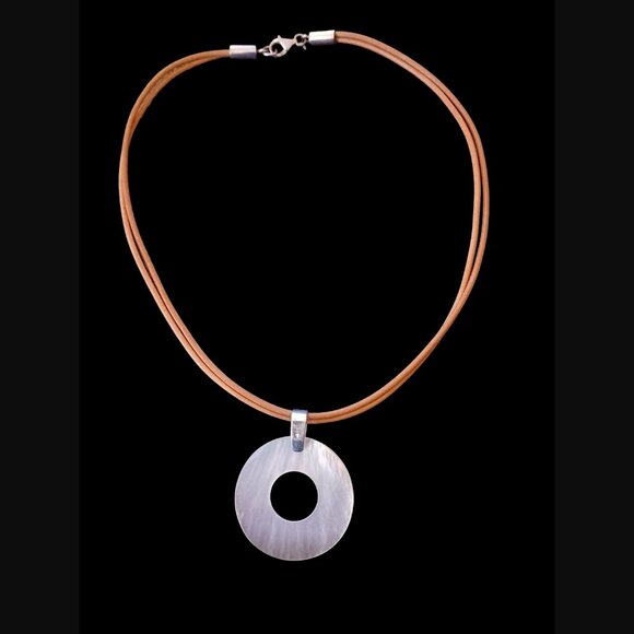 Silpada 925 Sterling Two Strand Cord Etched Mother Of Pearl Circle Pendant 16.25 - Picture 5 of 6